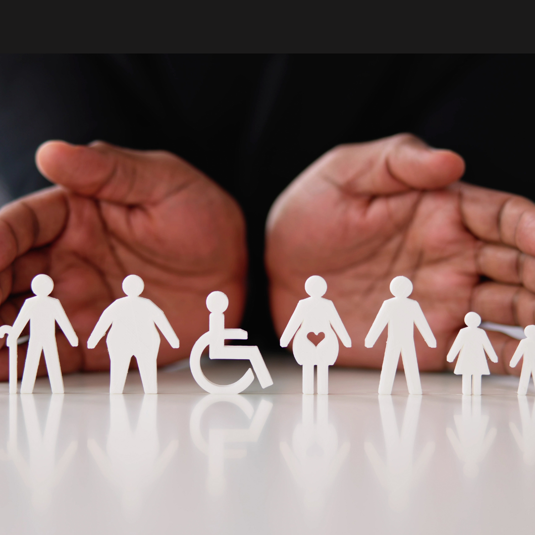 Personas simbolizando inclusión de la comunidad con origami